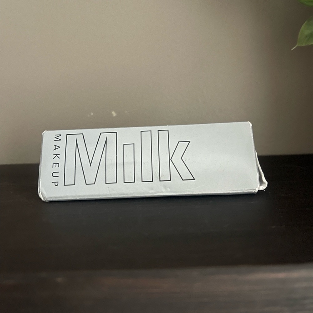 Milk Makeup Kush High Volumizing Mascara in Boom- Blackest Black mini size 4 ml